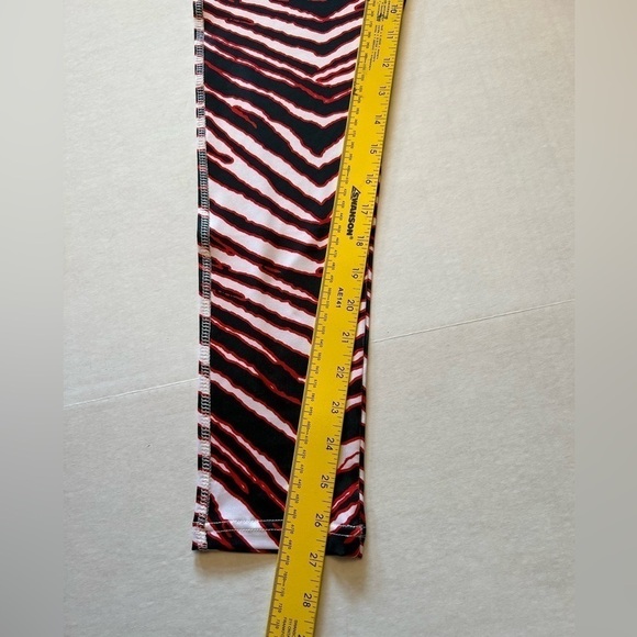 Zubaz NCAA Texas Tech Red Raider zebra leggings. 3 inch waist band Sz M. J2 - Picture 6 of 8